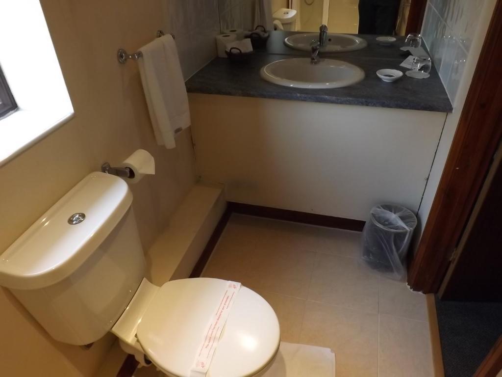 Cottage Guest House Hillingdon Phòng bức ảnh